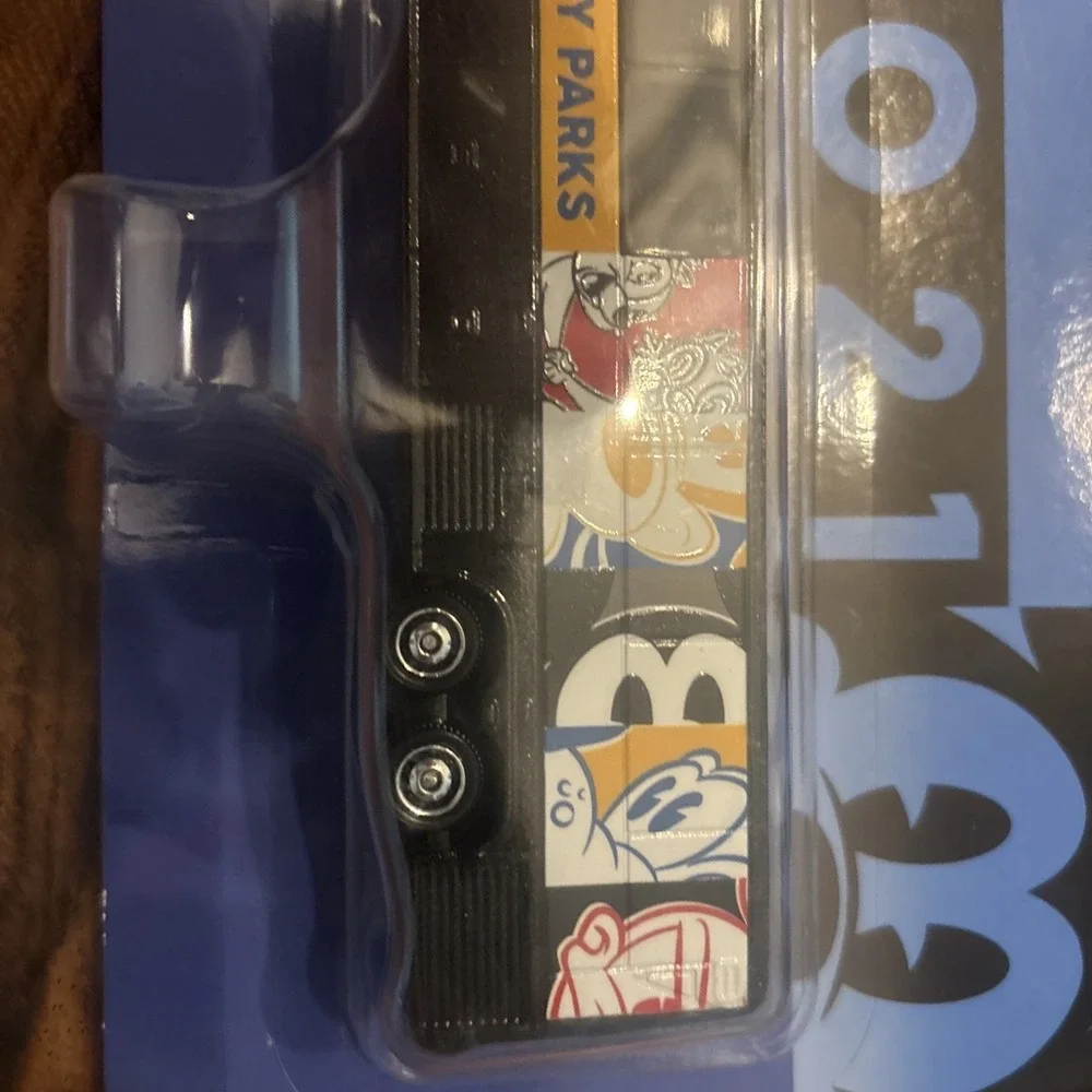 Matchbox 2021 Disney Parks Bus Exclusive Edition Pluto Diecast 1:64 Black GWM72
